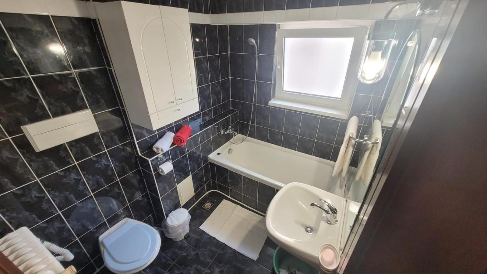 בוקרשט Downtown Top Apartments מראה חיצוני תמונה